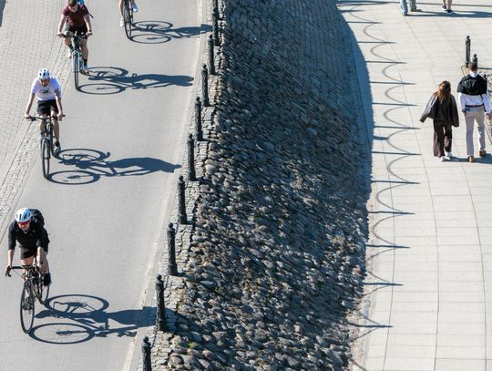Polacy szukają alternatyw dla rosnących kosztów transportu. Na popularności zyskują rowery. Analiza OLX