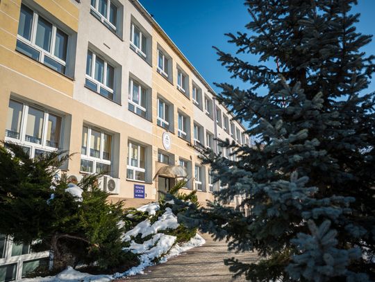 Siedziba Centrum Kształcenia Ustawicznego – widok od strony wejścia