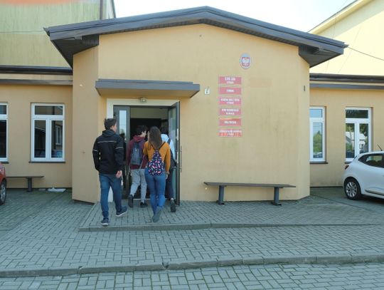 Policja kontroluje szkoły po atakach na Mazowszu. W Lubelskiem sprawdzono już 1000 placówek