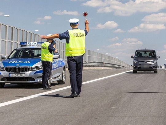 Funkcjonariusze grupy SPEED kontrolują prędkość i trzeźwość kierowców w czasie długiego weekendu majowego.