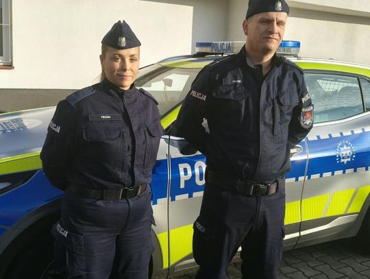 Policjanci uratowali 54-latka. Był nieprzytomny w zadymionym garażu