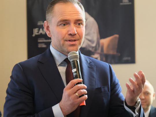 Politolodzy o pierwszym roku prezydentury Karola Nawrockiego. „Próba równowagi” czy „zakłócanie pracy rządu”?