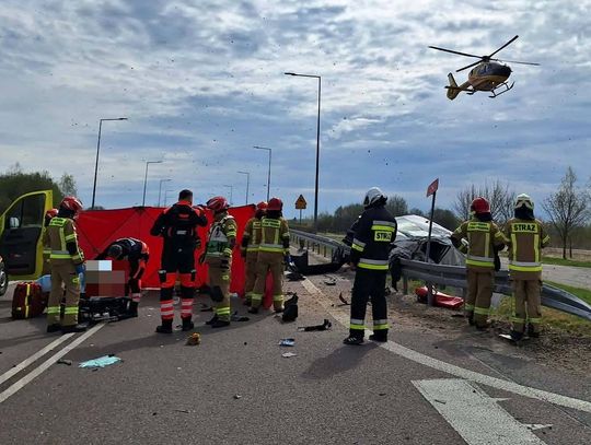 Poważny wypadek w Starej Wsi. Trzy osoby trafiły do szpitali
