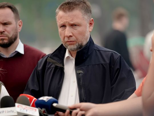 Pożar pod Biłgorajem. „Sytuacja nadal bardzo trudna”. Ewakuowano przytulisko dla zwierząt