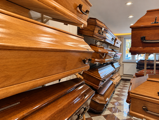 Tajemnice branży funeralnej - moda, zwyczaje, przesądy i kod QR