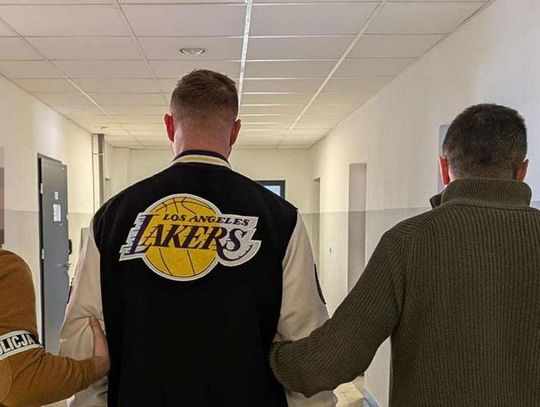 Policyjna interwencja – zatrzymany w asyście funkcjonariuszy