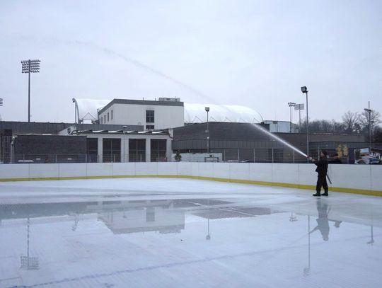 Puławy nie czekają na Mikołajki. Lodowisko otworzą wcześniej