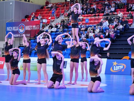 grupa akrobatek w Puławach