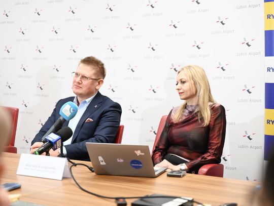 Alicja Wójcik-Gołębiowska, Head of Communications CEE & Baltics Ryanair oraz Marcin Kowalewski, wiceprezes Portu Lotniczego Lublin