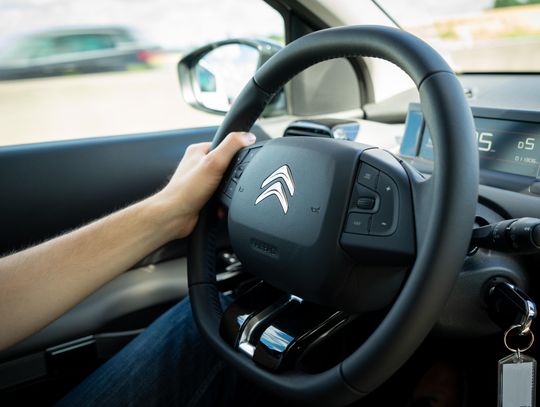 Rewolucja w przepisach drogowych: młodsi kierowcy i surowsze zasady bezpieczeństwa