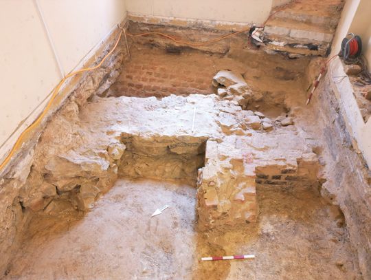 Sensacyjne odkrycia w dawnym klasztorze bernardynów w Lublinie. Archeolodzy natrafili na tajemniczą średniowieczną wieżę