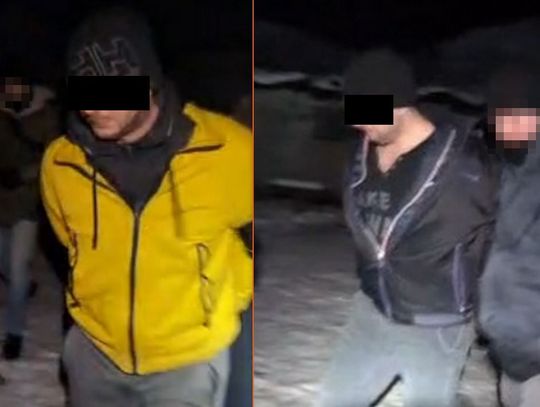 skazani prowadzeni przez policję