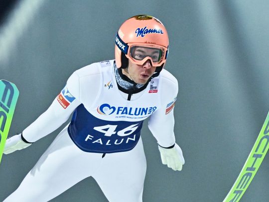Skoki narciarskie. Życiówka Kacpra Tomasiaka i triumf Stefana Krafta w Falun