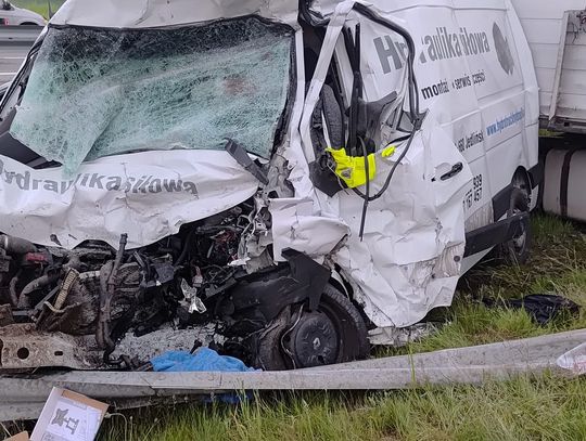 Śmiertelny wypadek na S12. Nie żyje kierowca busa