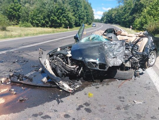 Śmiertelny wypadek we Frampolu. BMW zderzyło się z ciężarówką