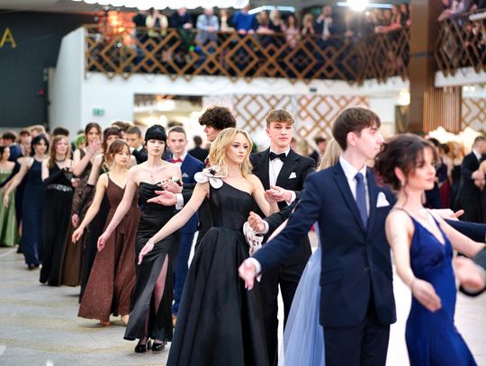 Studniówkowa noc pełna emocji. Bal maturzystów I Liceum Ogólnokształcącego im. Stanisława Staszica w Lublinie