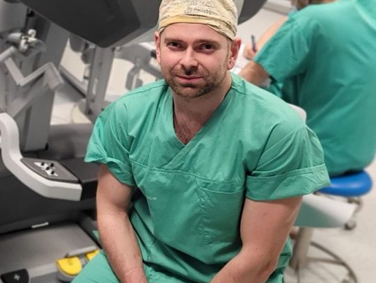 Dr hab. Karol Rawicz‑Pruszyński, prof. UM Lublin, chirurg onkolog w Uniwersyteckim Szpitalu Klinicznym nr 1, omawia nowoczesne technologie w leczeniu nowotworów przewodu pokarmowego