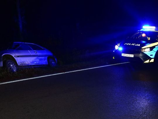 Trzech pijanych mężczyzn i auto w rowie. Właściciel „przypomniał sobie”, że prowadził