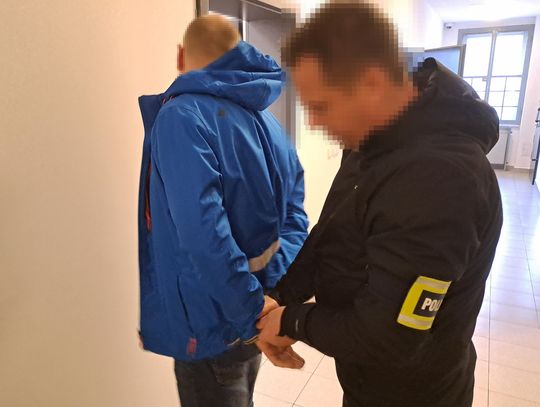 Twierdził że pociąg może spłonąć. Za głupi żart może spędzić 8 lat w więzieniu wywołał fałszywy alarm na kolei