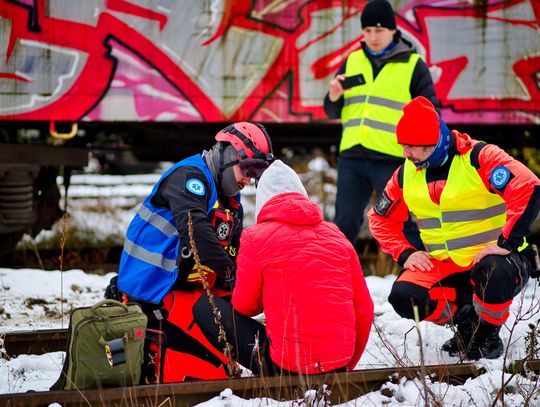 "Ustawka" przy hali PKP Cargo. Dziesiątki „poszkodowanych” i duża akcja ratunkowa