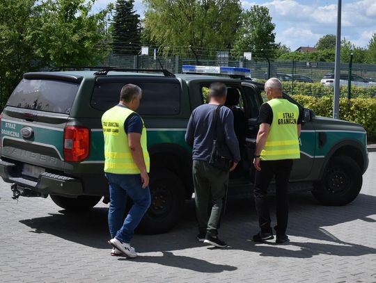 Uzbek deportowany. Zarabiał na nielegalnej migracji