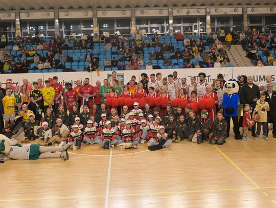 W hali MOSiR im. Zdzisława Niedzieli odbył się tradycyjny Mecz Słodkich Serc