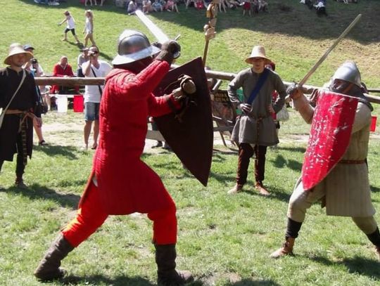 Walki rycerskie, pokazy dawnej broni i rzemiosła Walki rycerskie, pokazy dawnej broni i rzemiosła