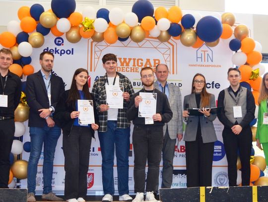 Waży kilogram a uniesie trzy kobiety. Pomysłowi studenci z Lublina