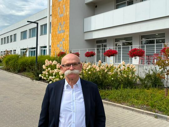 Więcej niż PRL z twistem. Milioner z Arche otwiera wielką salę w Nałęczowie