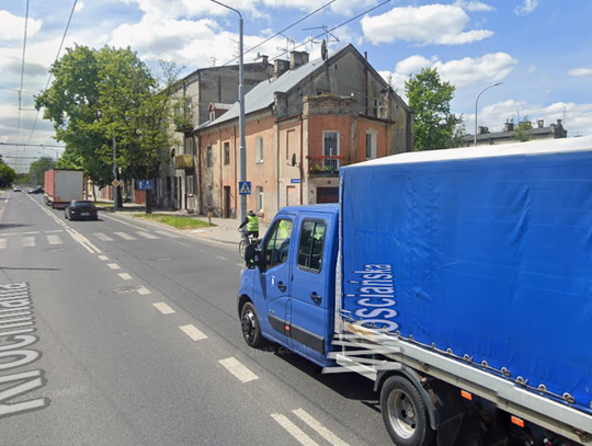 Wypadek na ulicy Krochmalnej. Ulica zamknięta, komunikacja miejska skierowana na objazdy