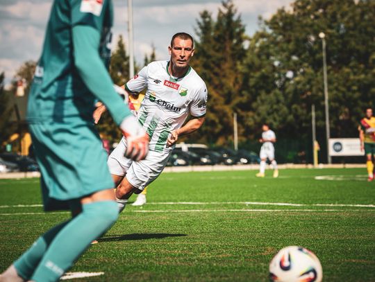 Wysoka wygrana Chełmianki. W nagrodę fotel lidera Betclic III Ligi