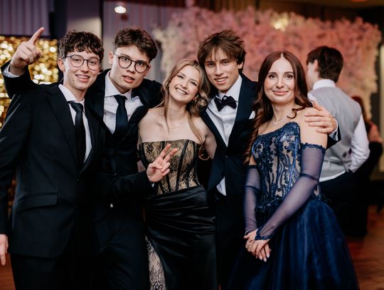 Zabawa do białego rana! Uczniowie Międzynarodowego Liceum "Paderewski" bawili się na swojej studniówce