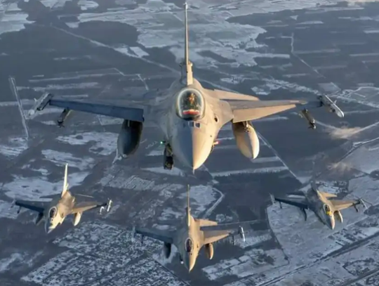 Zmasowany atak na Ukrainę. Wojsko poderwało myśliwce
