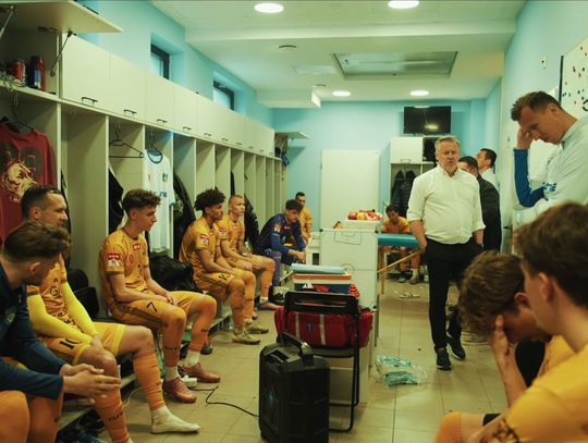 Znowu głośno o Stali Kraśnik. Trener rzucał mięsem w przerwie meczu