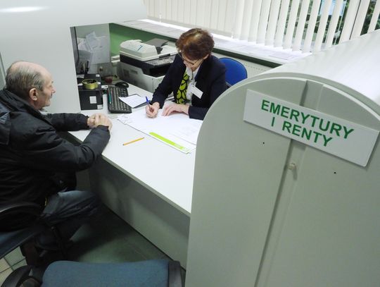 ZUS zmienia legitymacje emeryta i rencisty. Od 13 lipca nowy wzór dokumentu