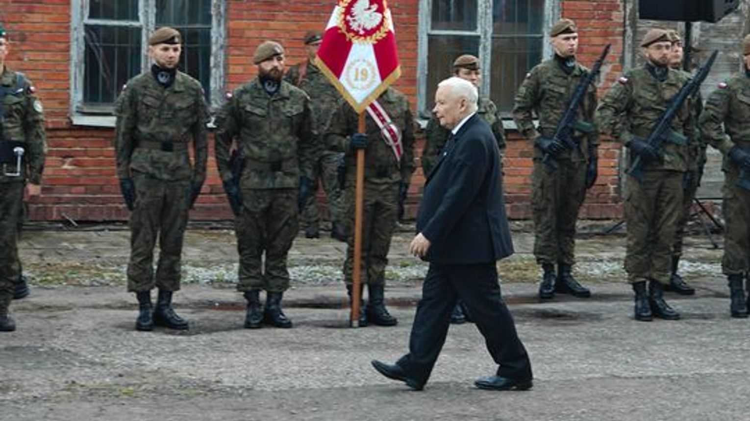 „Dzisiaj PiS ma twarz Brauna”. Kosiniak-Kamysz ostro odpowiada na wołyńskie ultimatum Kaczyńskiego