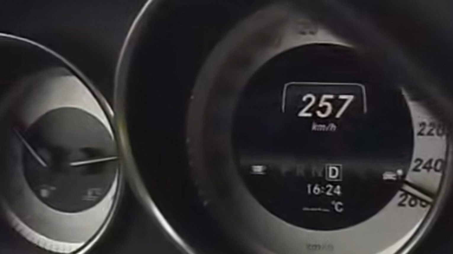 Jechał 257 km/h i pochwalił się w sieci. Namierzyła go policja