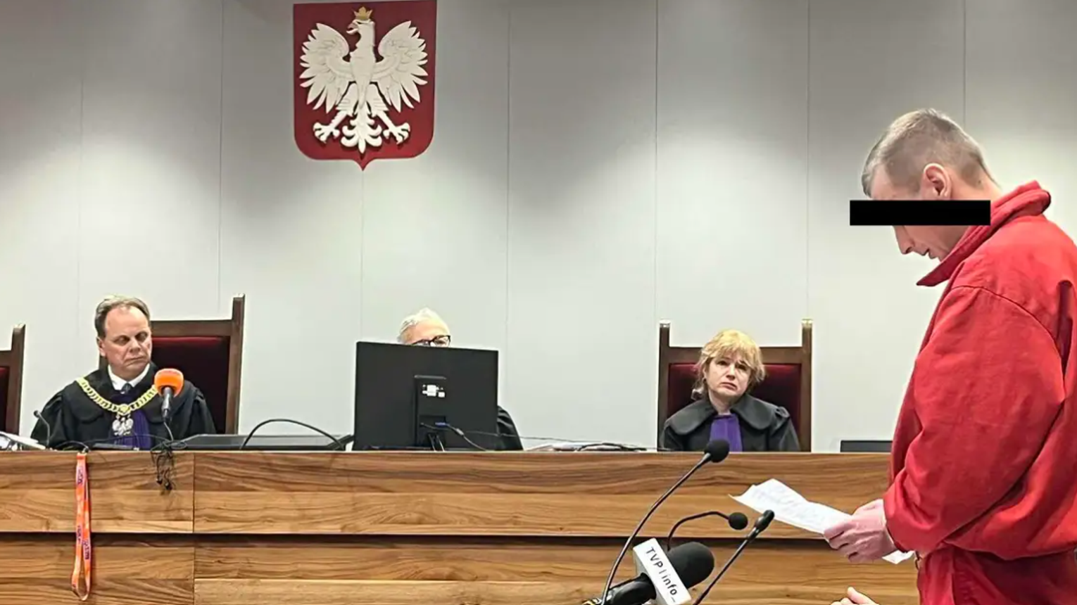 Kajdanki założone tak, że mógł je zdjąć. Jest wyrok dla funkcjonariuszy po ucieczce Bartłomieja B. z Radecznicy