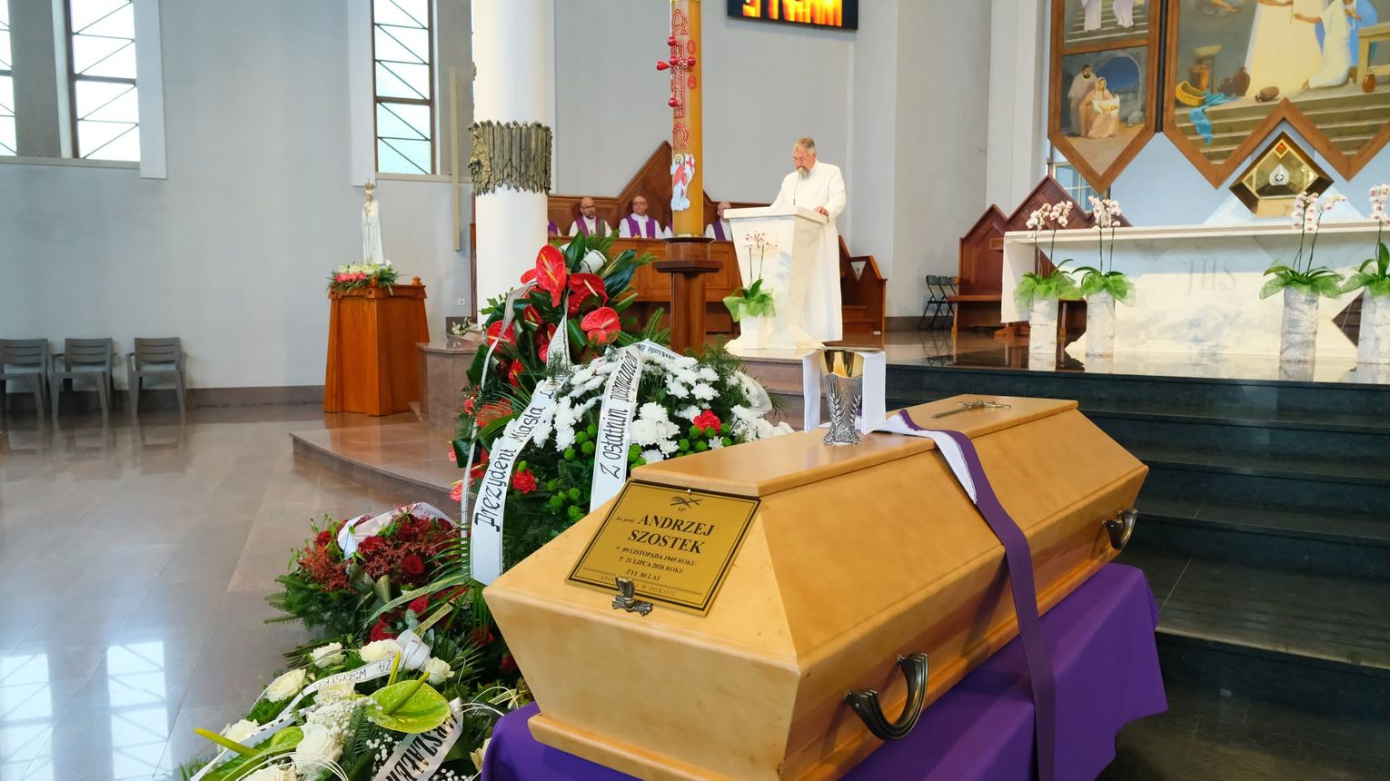 Ks. prof. Andrzej Szostek spoczął na cmentarzu przy ul. Unickiej. „Najważniejsze w życiu jest spotkanie drugiego człowieka”