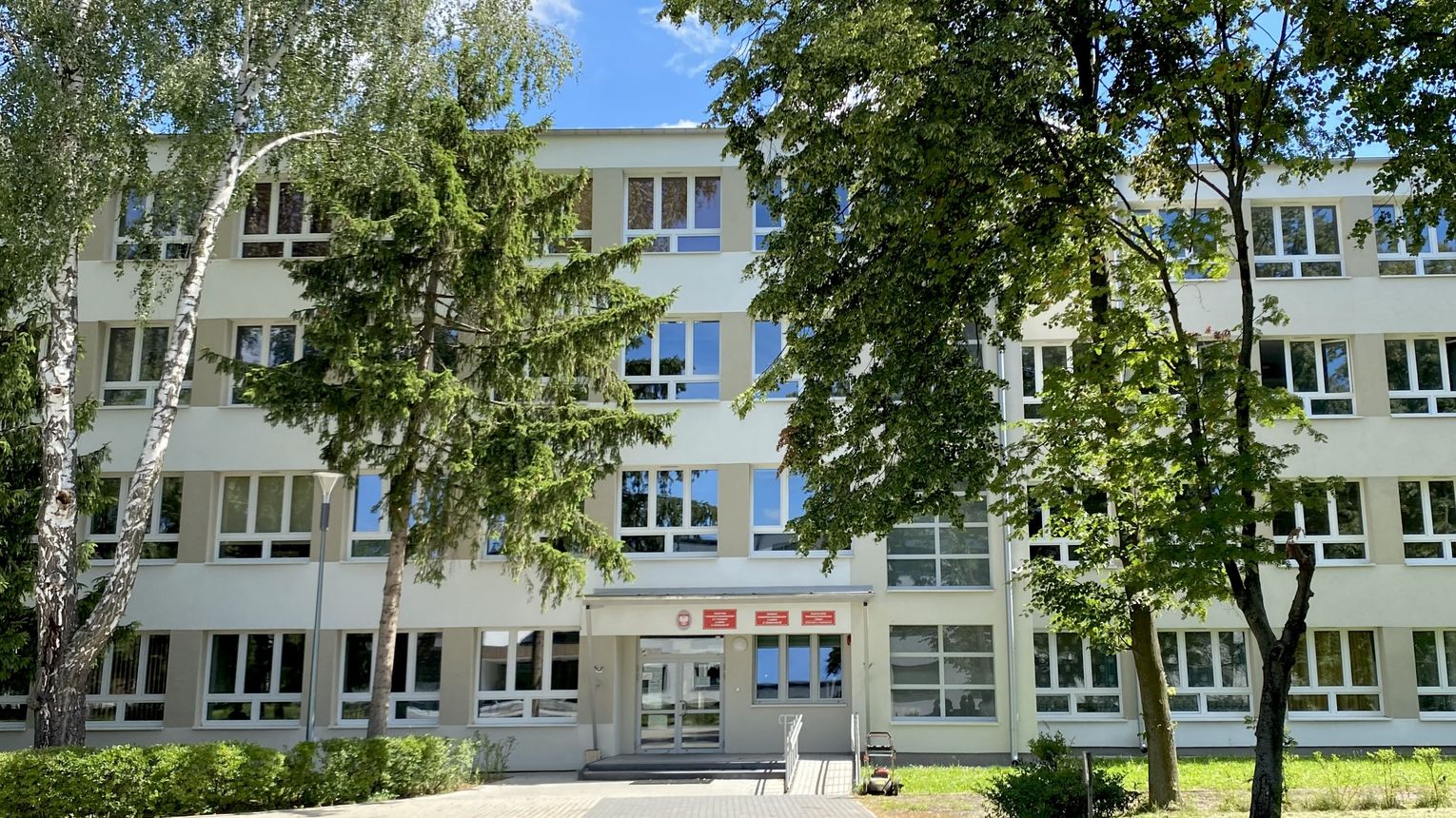 Po pierwszym etapie rekrutacji zostało ponad 880 miejsc. Szanse są także w popularnych liceach