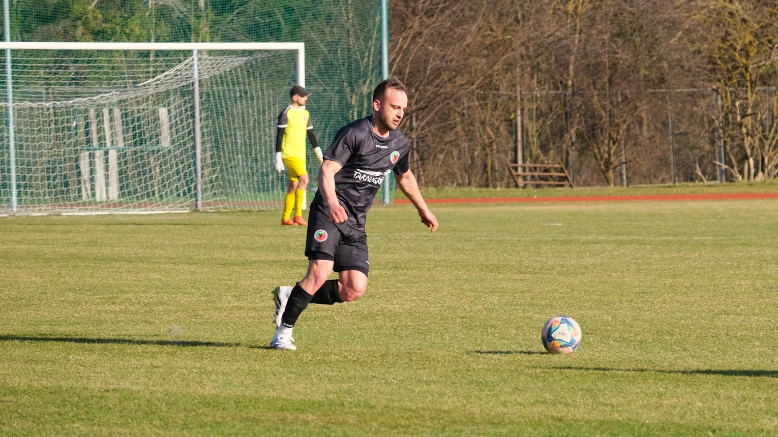 Szybka czerwona kartka dla bramkarza, później dwa gole. Omega zremisowała z Olimpiakosem