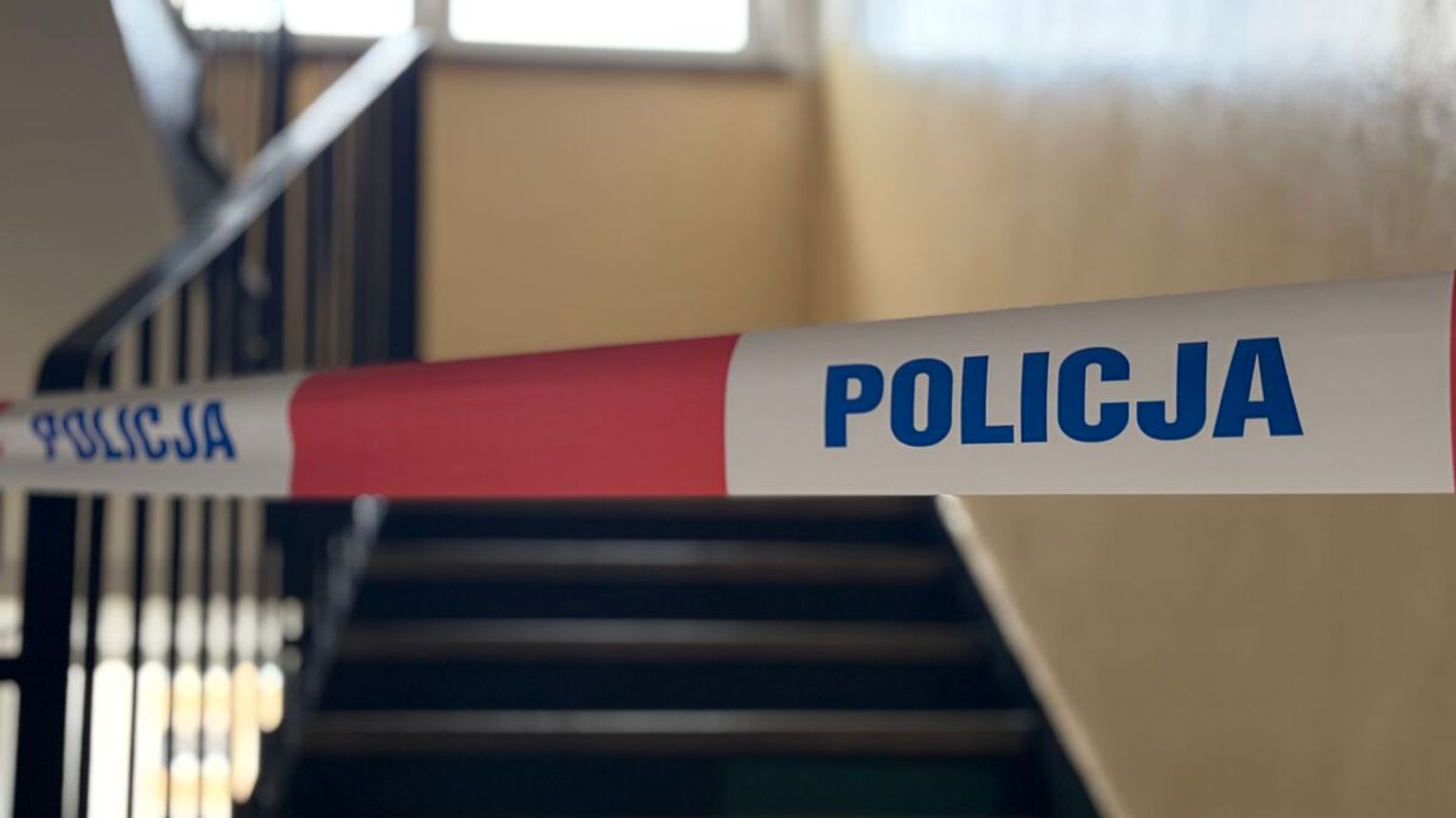 Tragedia w Puławach. W mieszkaniu znaleziono ciała młodego małżeństwa