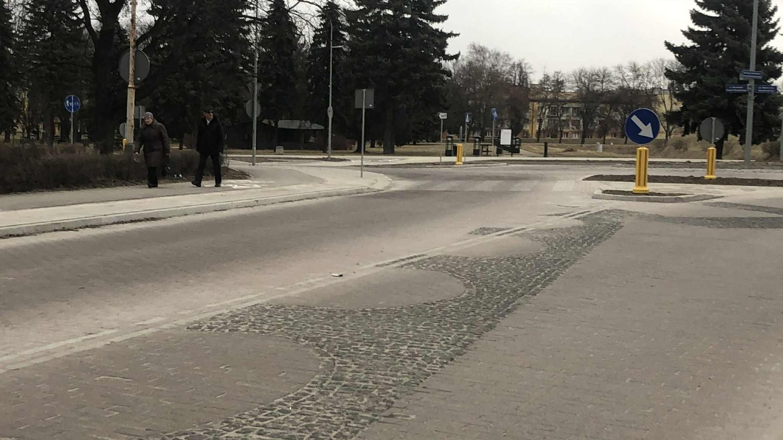 Koleiny Sign Zlikwidują koleiny. Kolejna ulica na Starym Mieście do remontu