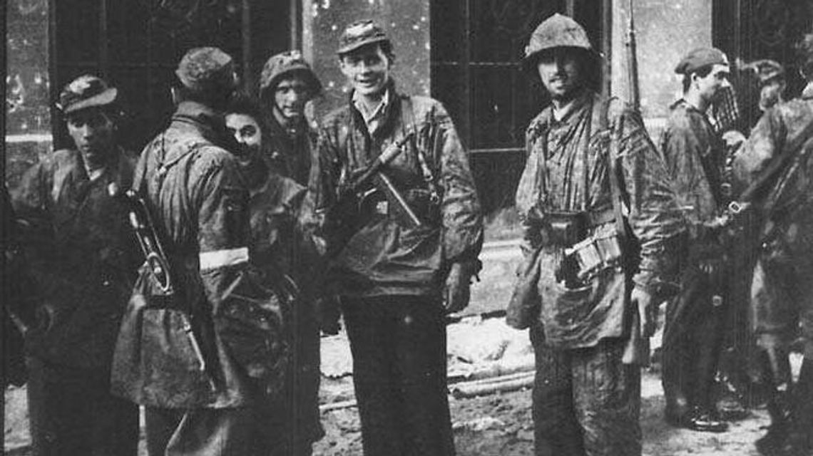 1 sierpnia 2022. Zawyją syreny 78 lat od wybuchu Powstania Warszawskiego 1 sierpnia 2022. Zawyją syreny 78 lat od wybuchu Powstania Warszawskiego