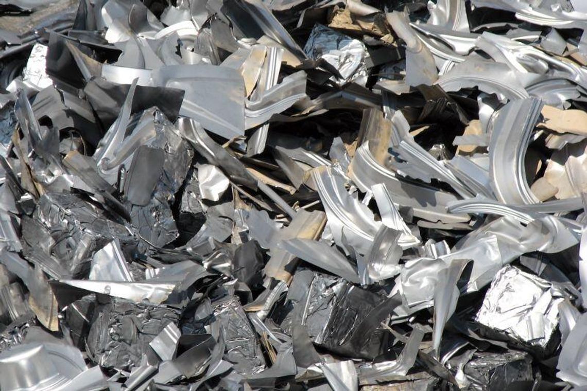 10 ton złomu do rozdania przed Ratuszem 10 ton złomu do rozdania przed Ratuszem