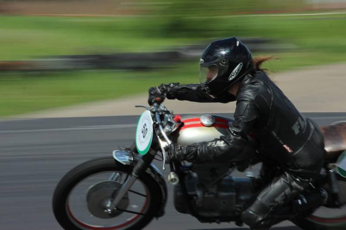 100 lat historii motocykli czyli Super veteran 2012. Zdjęcia i film 100 lat historii motocykli czyli Super veteran 2012. Zdjęcia i film