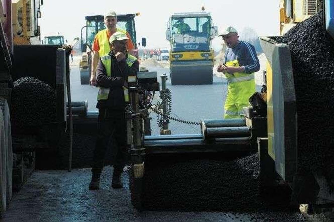 100-lecie niepodległości chcą uczcić budową dróg. 100 km w każdym powiecie
