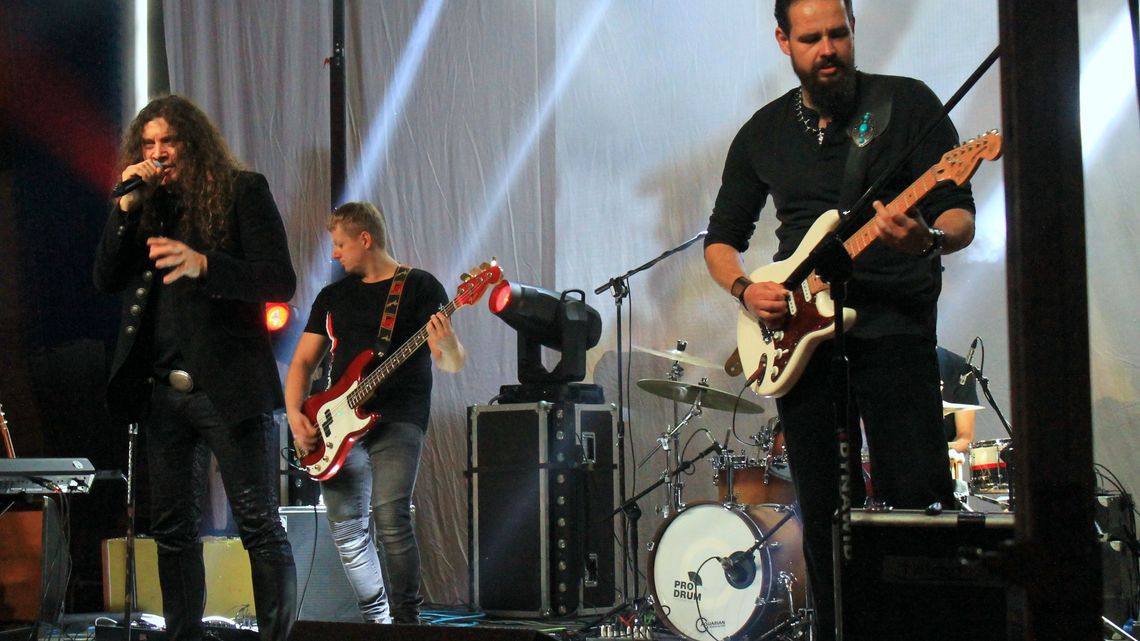 100-lecie niepodległości w Puławach: Poetycko i rockowo na koncercie Contra Mundum [wideo, zdjęcia]