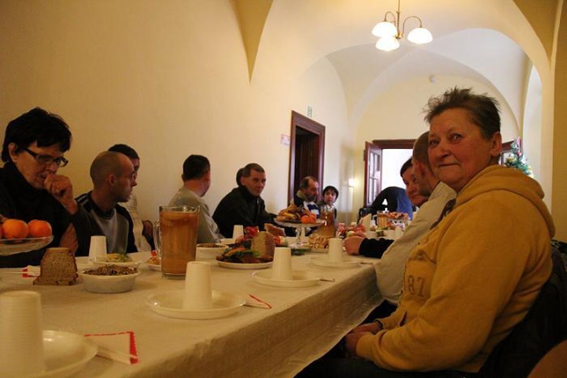 100 osób na Wigilii Caritasu w Białej Podlaskiej