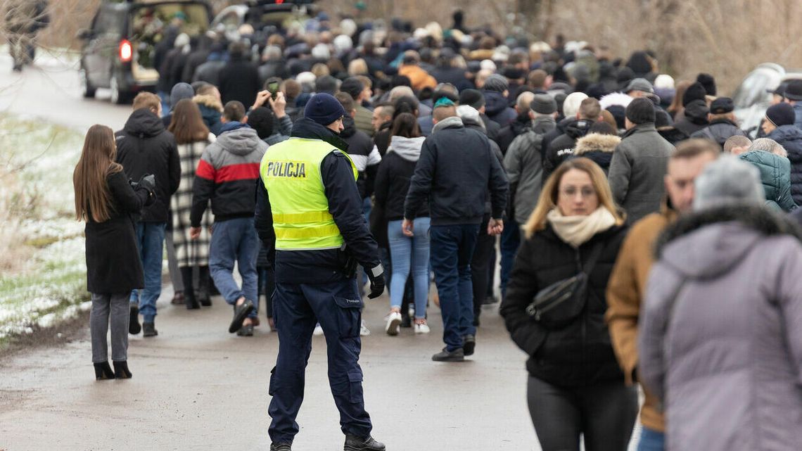 100 tys. zł pomocy dla rodzinom ofiar tragedii w Przewodowie 100 tys. zł pomocy dla rodzinom ofiar tragedii w Przewodowie